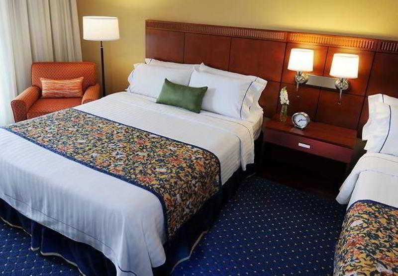 Courtyard By Marriott Airport 3*